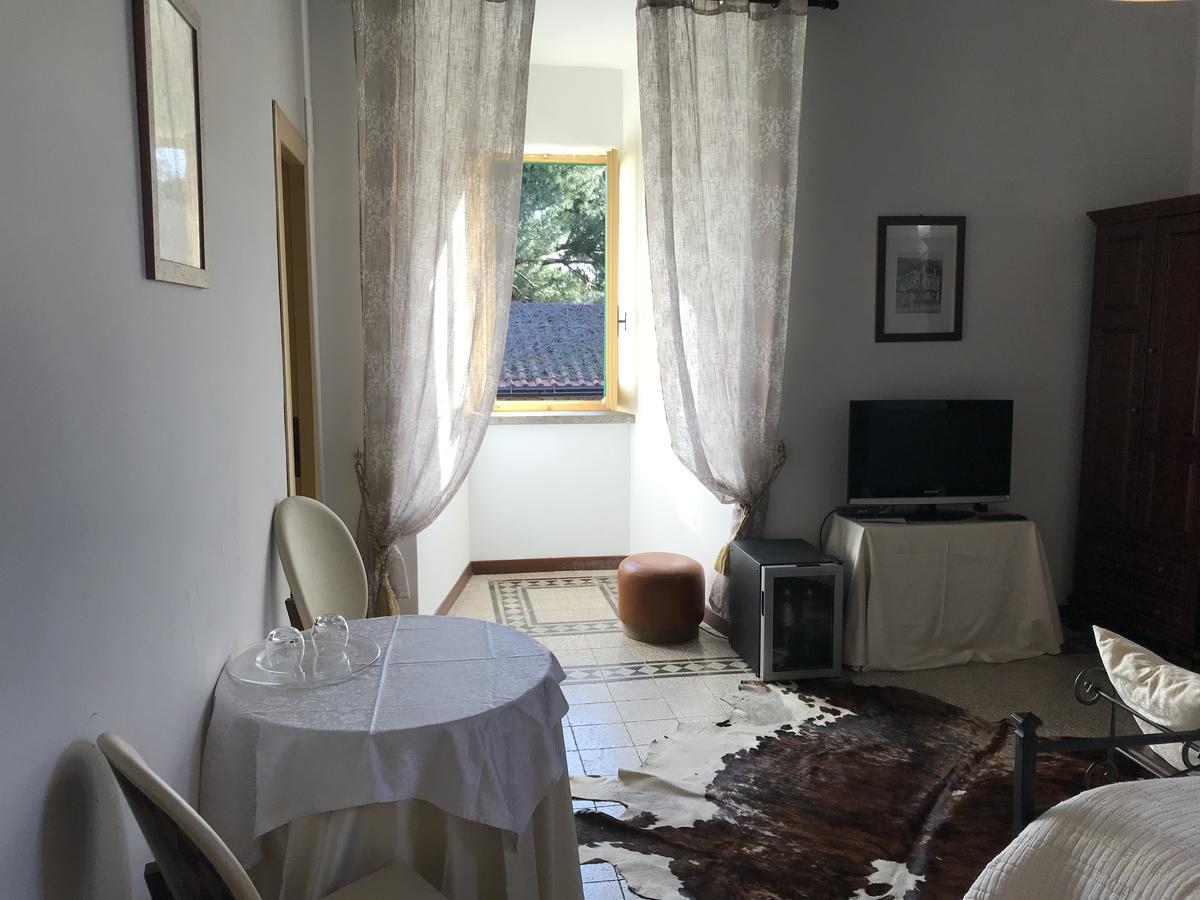 Villa Grant Relais Pomezia Bagian luar foto